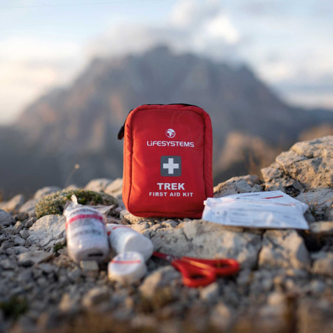 Apteczka trekkingowa Lifesystems Trek First Aid Kit - w terenie