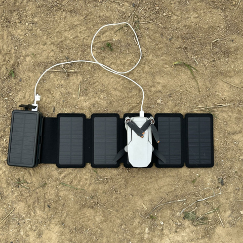 Powerbank solarny Sandberg Solar 6-Panel 20000 - użycie