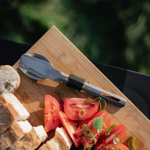 Sztućce turystyczne Esbit Titanium Camping Cutlery Set with Silicone Sleeve - użycie