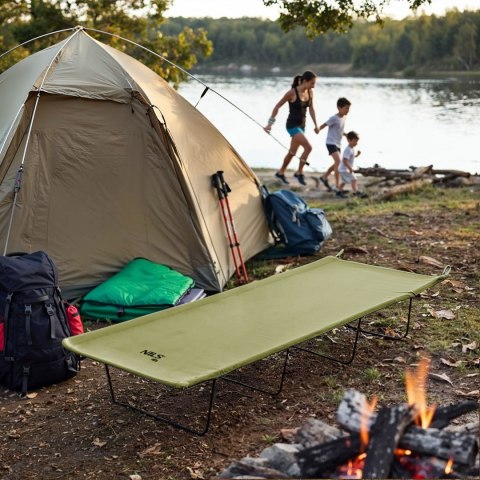 Łóżko turystyczne Nils Camp NC3504 - zielony - użycie