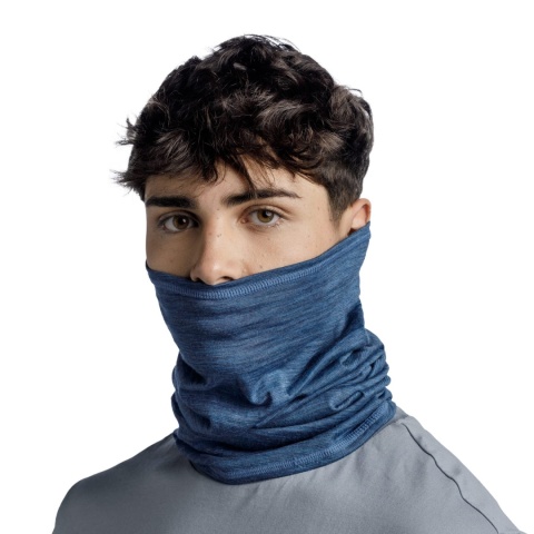 Chusta wielofunkcyjna z wełny merino Buff Merino Lightweight - multistripes tempest (niebieski) - użycie 2