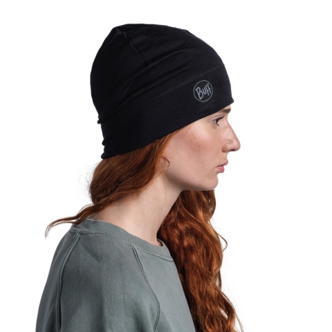 Czapka z wełny merino Buff Merino Lightweight Beanie - solid black (czarny) - użycie kobieta 2