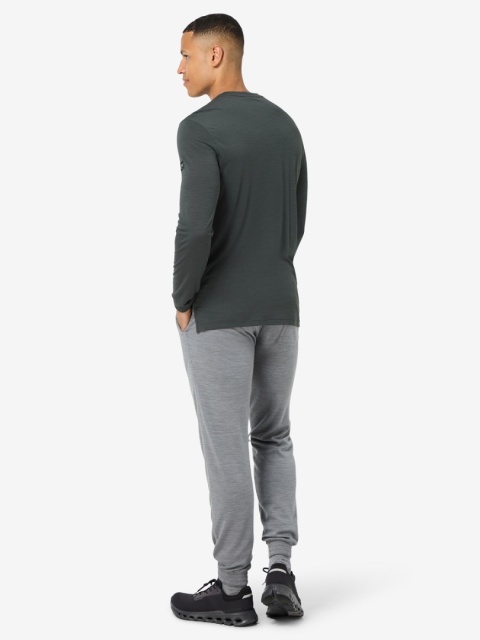 Koszulka męska z wełny merino Super.Natural Bearski LS z długim rękawem - szary - na modelu 2