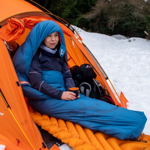 Śpiwór puchowy Freetime Micropak 800D - lifestyle góry izerskie