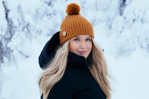 Czapka zimowa SuperYellow Arctos z wełny merino - lifestyle 1