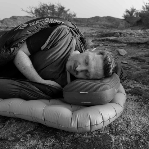Poduszka dmuchana Sea to Summit Aeros Premium Pillow Regular - lifestyle