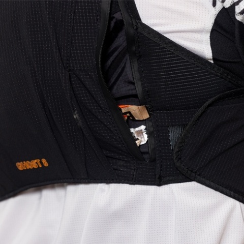 Kamizelka biegowa Oxsitis Ghost 8 - black - kieszeń z tyłu 1