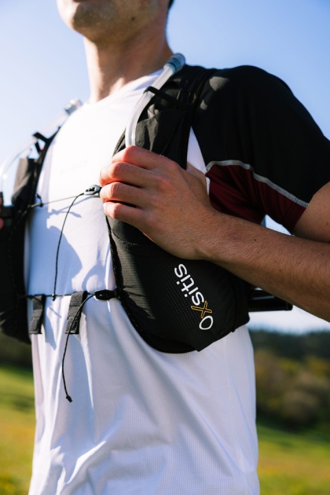 Kamizelka biegowa Oxsitis Ghost 8 - black - lifestyle 1