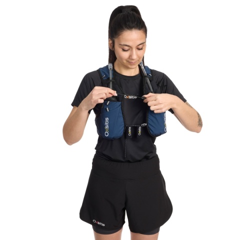 Kamizelka biegowa Oxsitis Ghost 8 - cosmos blue - dopasowanie 1