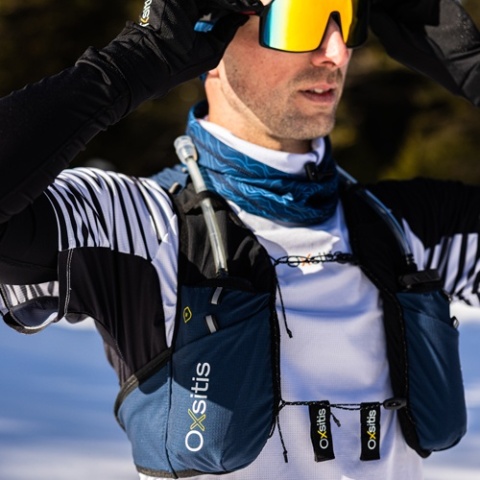 Kamizelka biegowa Oxsitis Ghost 8 - cosmos blue - lifestyle 2