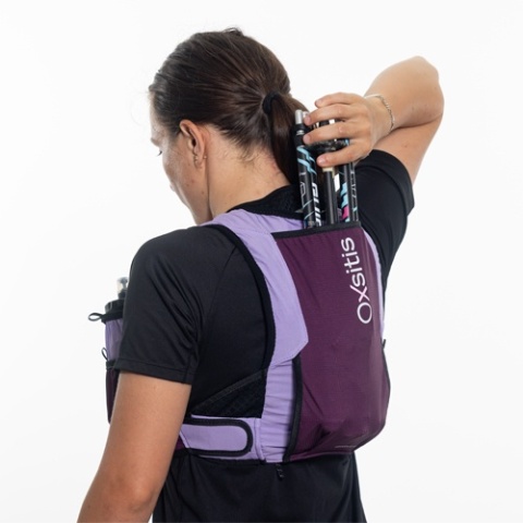 Kamizelka biegowa damska Oxsitis Gravity 10 - lilac - przenoszenie kijów 1