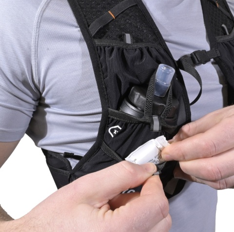 Kamizelka biegowa Oxsitis Gravity 10 - black - kieszeń na drobne rzeczy