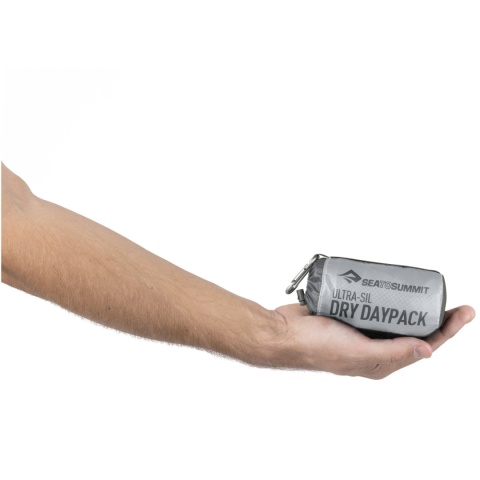 Plecak składany Sea To Summit Ultra-Sil Dry Daypack 22 l - szary - na ręce