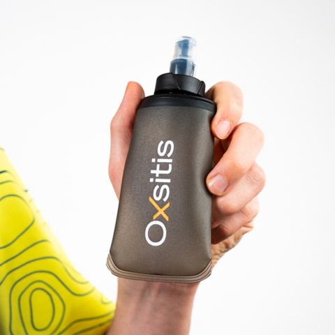 Butelka softflask Oxsitis 150 ml - w ręce 2