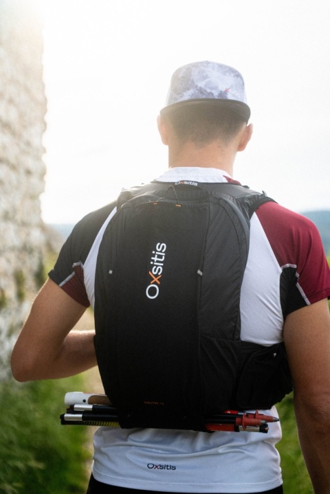 Plecak biegowy Oxsitis Spectre 16 - black/orange - lifestyle 1