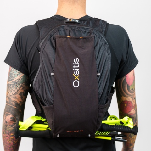 Plecak biegowy Oxsitis Spectre 16 - black/orange - przenoszenie kijów
