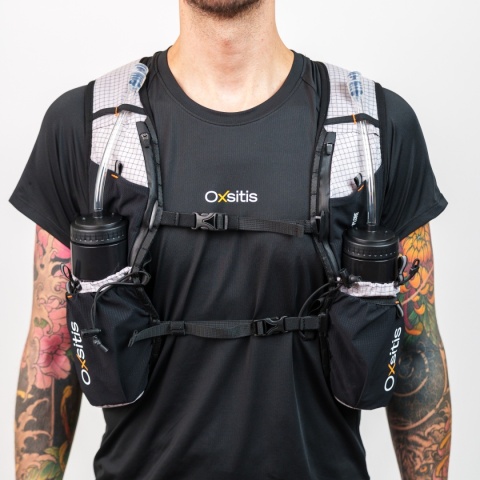 Plecak biegowy Oxsitis X-Plore 28+5 - grey - przód na modelu