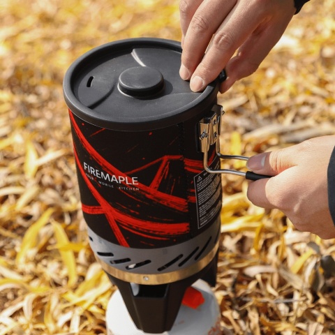 Kuchenka turystyczna FireMaple FMS X1 Pro - black red - użycie 3