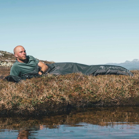 Płachta biwakowa bivy bag Lifesystems Venture Lite Bivi - lifestyle 2