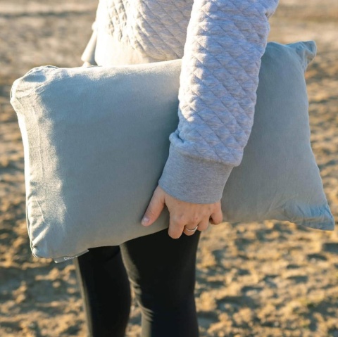 Poduszka turystyczna Klymit Drift Summit Camp Pillow - oil green - lifestyle 2
