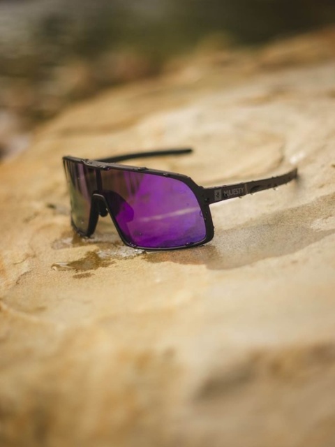 Okulary przeciwsłoneczne Majesty Hypervision - black/ultraviolet - lifestyle 1
