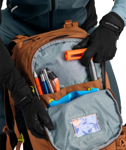 Plecak skiturowy Ortovox Haute Route 32 - black raven (czarny) - użycie 5