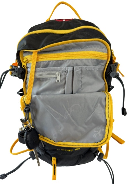 Plecak turystyczny Freetime Peak 15 - dark grey - kieszeń organizer